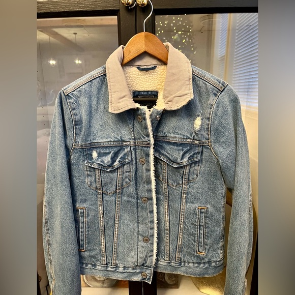 Abercrombie and Fitch. Women/girl Denim jacket - Picture 1 of 6